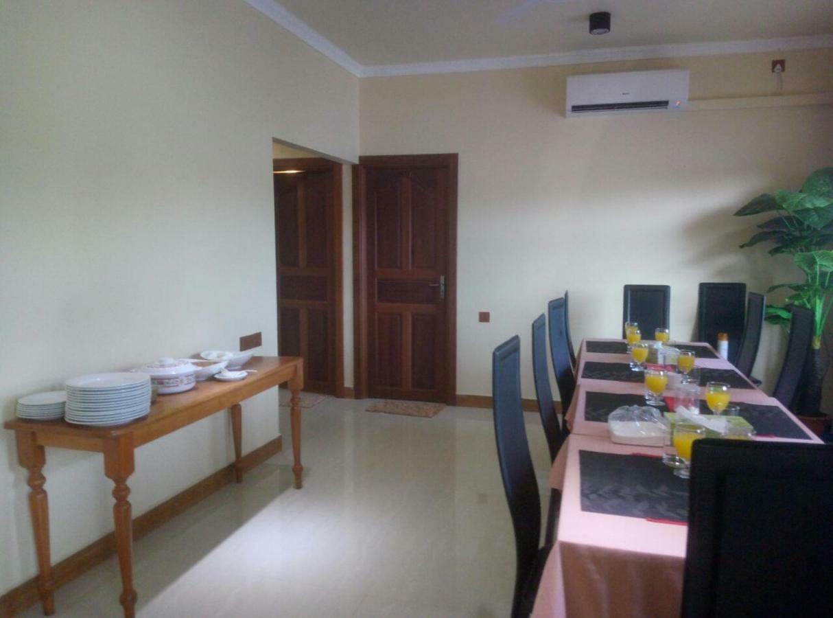Nalaveshi Inn Huraa Exterior photo