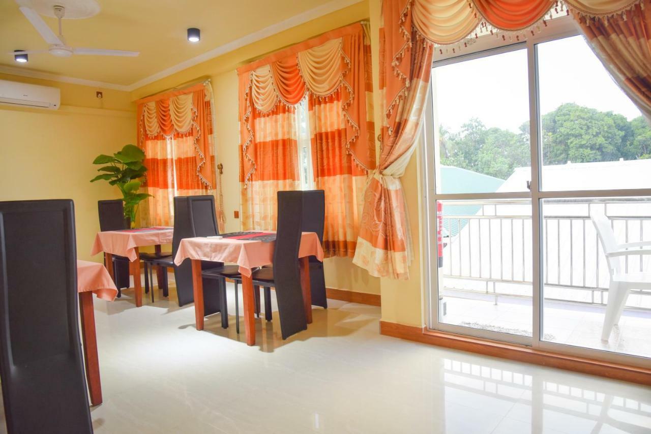 Nalaveshi Inn Huraa Exterior photo